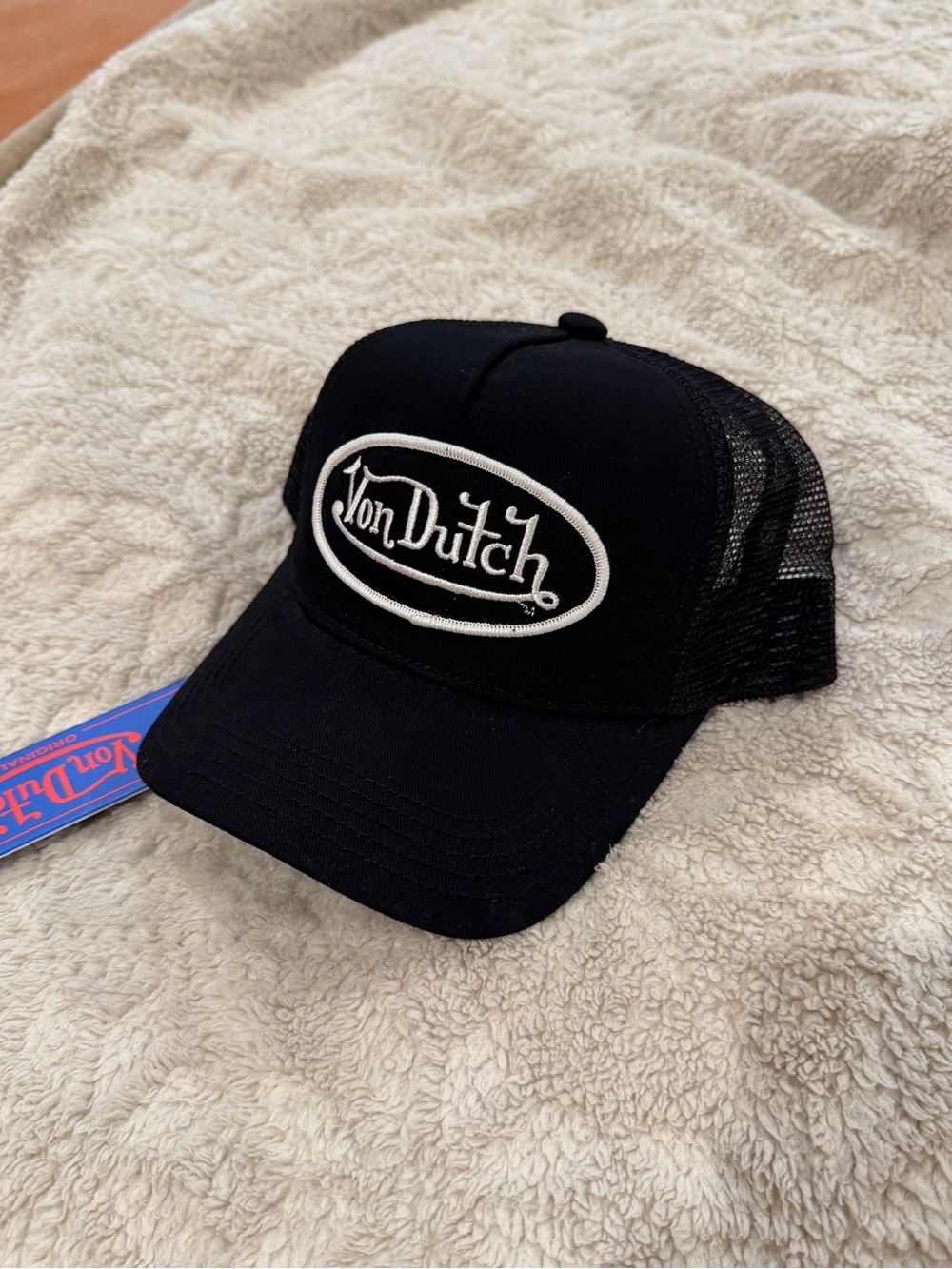 NWT Von Dutch black white classic trucker kids hat